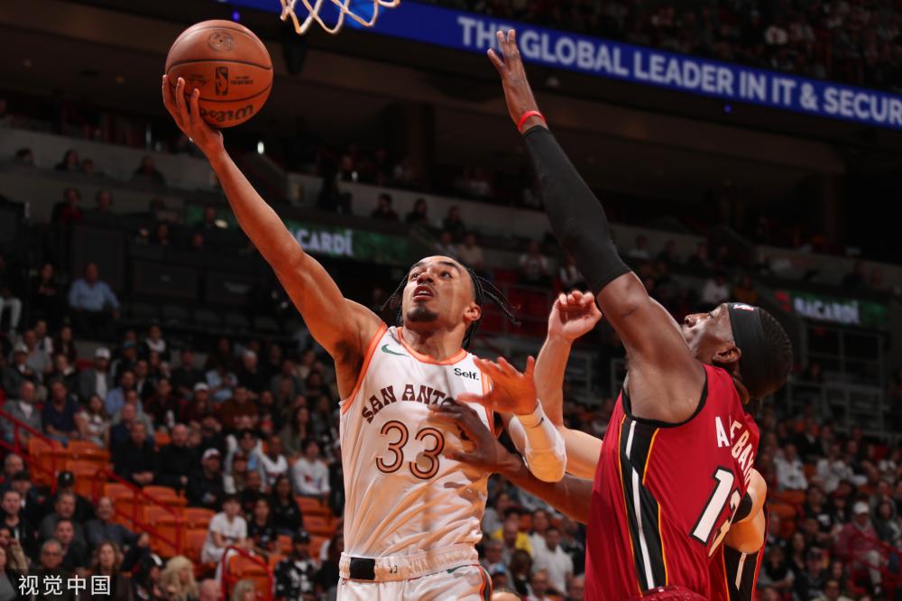 他成为全球 他成为全球