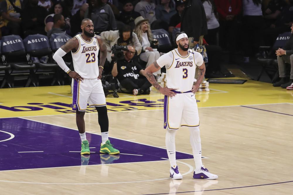 至少伤停两 至少伤停两